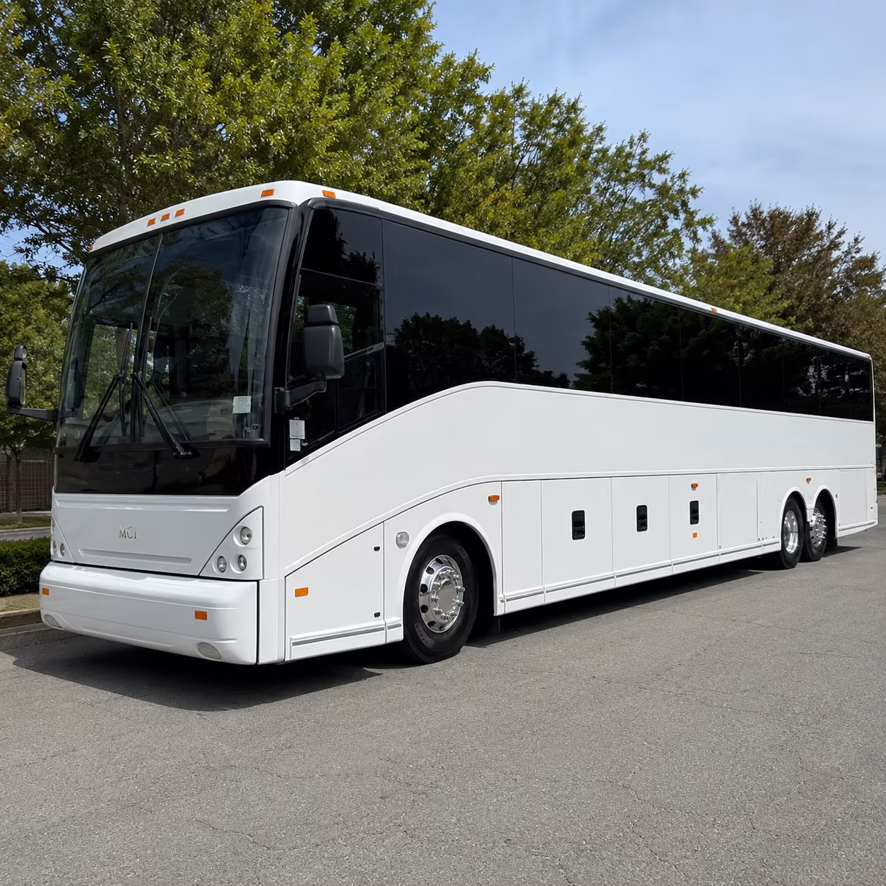 charter bus shuttles from fort collins to denver international airport den