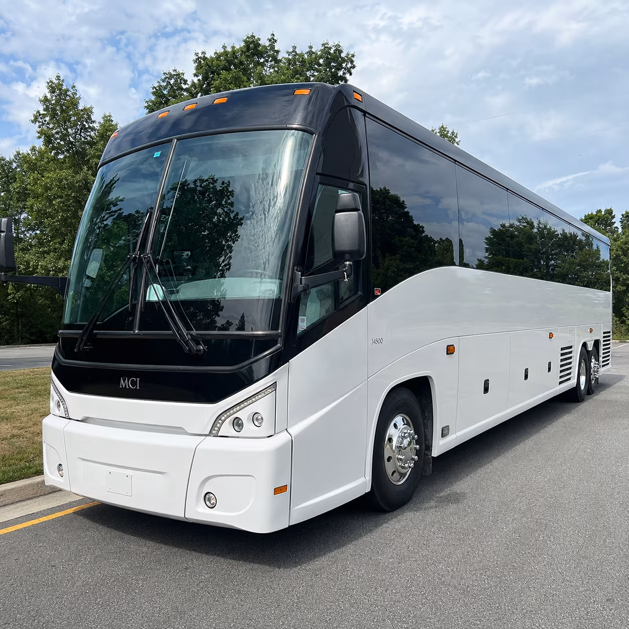 charter buses to the mishawaka amphitheatre make the canyon run easy